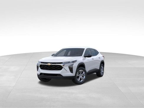 New 2026 Chevrolet Trax LS FWD image 8
