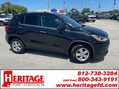 Used 2020 Chevrolet Trax LT w/ Driver Confidence Package AWD/4WD image 1