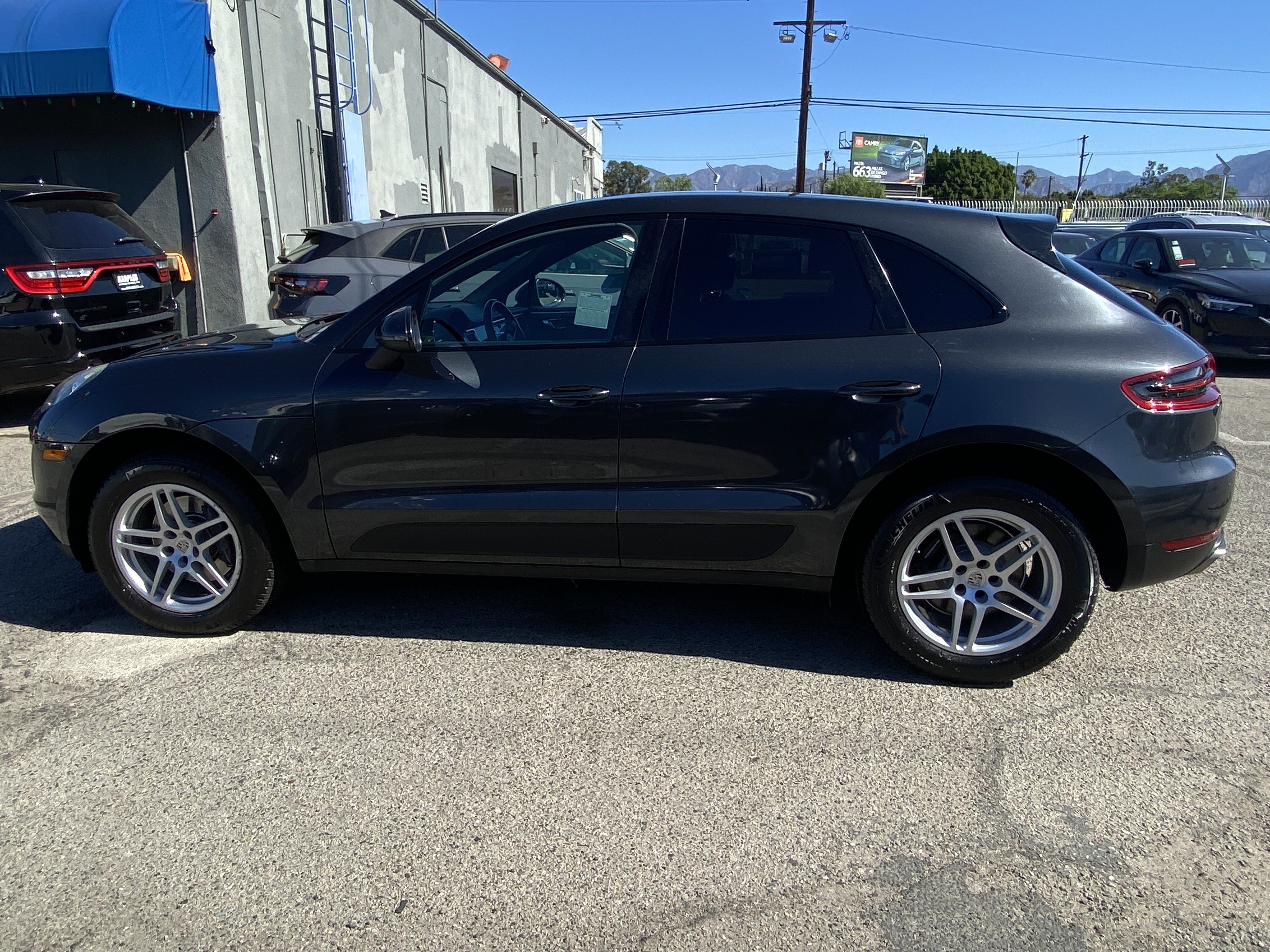 Used 2017 Porsche Macan AWD/4WD image 13