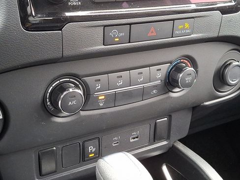 Certified 2023 Nissan Frontier SV w/ Technology Package image 18