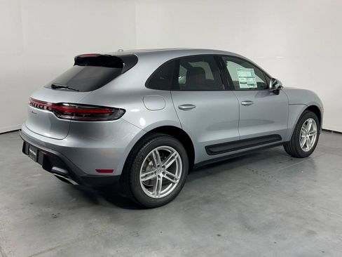 Certified 2025 Porsche Macan image 7