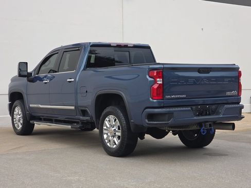 Used 2024 Chevrolet Silverado 2500 High Country AWD/4WD image 3