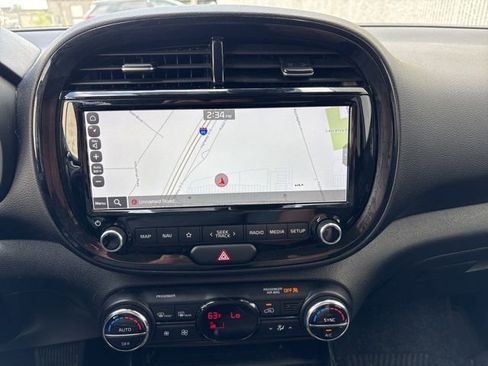 Certified 2022 Kia Soul S FWD image 12