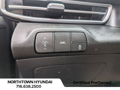 Used 2023 Hyundai Elantra SEL image 29