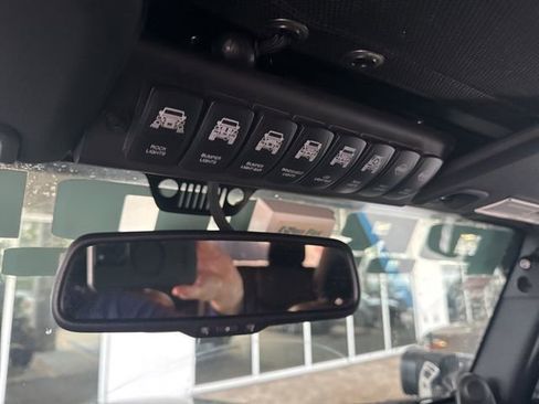 Used 2014 Jeep Wrangler Sahara w/ Connectivity Group AWD/4WD image 9