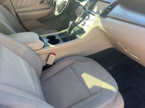 Used 2018 Ford Taurus SEL w/ Equipment Group 201A FWD image 13