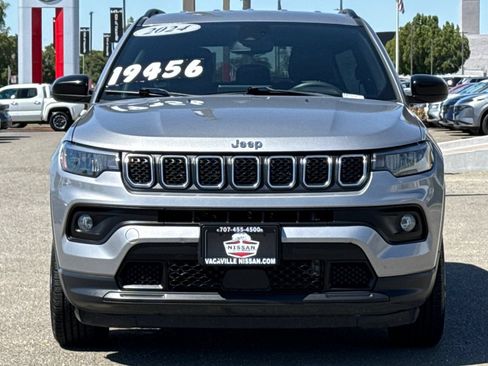 Used 2024 Jeep Compass Latitude AWD/4WD image 11