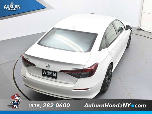 Used 2025 Honda Civic Sport image 32