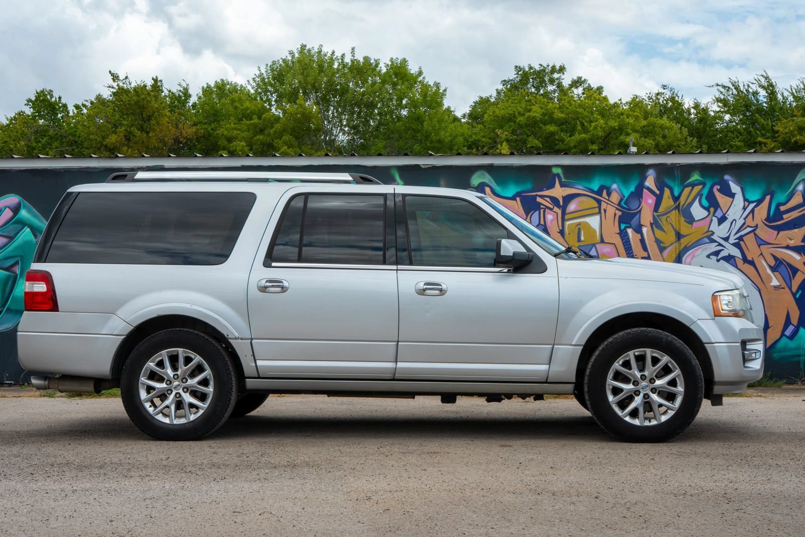 Used 2015 Ford Expedition EL Limited w/ Equipment Group 301A RWD image 7