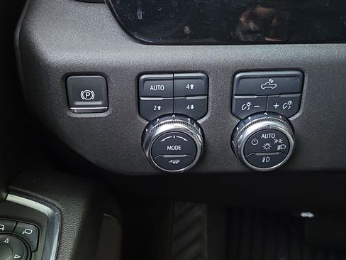 Used 2025 GMC Sierra 1500 Elevation w/ X31 Off-Road Package image 28