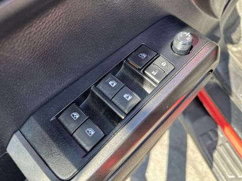 Used 2022 Toyota Tacoma TRD Off-Road image 15