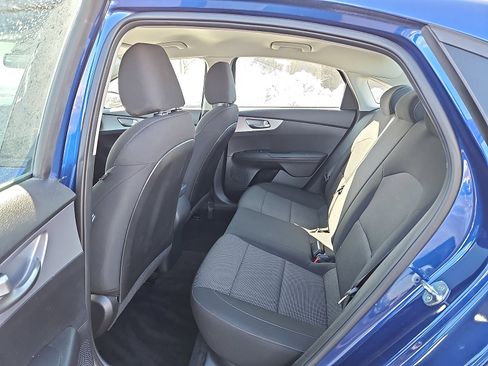 Used 2022 Kia Forte LXS image 10