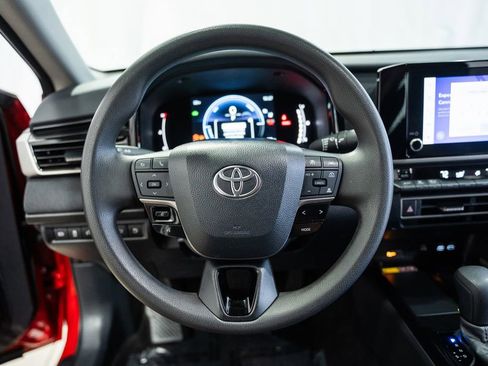 Used 2025 Toyota Camry LE image 26