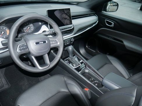 Used 2024 Jeep Compass Latitude w/ Sun and Sound Group image 16