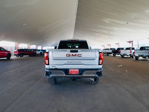 Used 2022 GMC Sierra 2500 SLE w/ SLE Convenience Package image 5