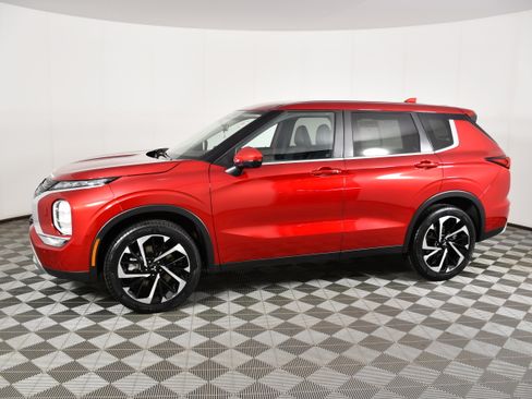 Used 2024 Mitsubishi Outlander SE AWD/4WD image 9