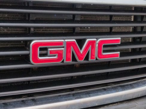 Used 2018 GMC Savana 2500 w/ Driver Convenience Package image 12