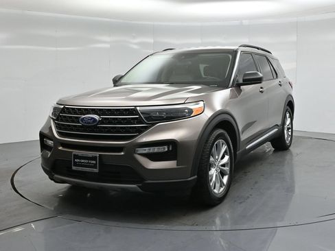 Used 2021 Ford Explorer XLT w/ Equipment Group 202A RWD image 52