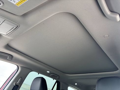 Certified 2025 Honda Pilot Touring image 16