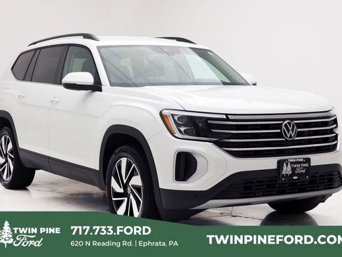 Used 2025 Volkswagen Atlas SE AWD/4WD image 1