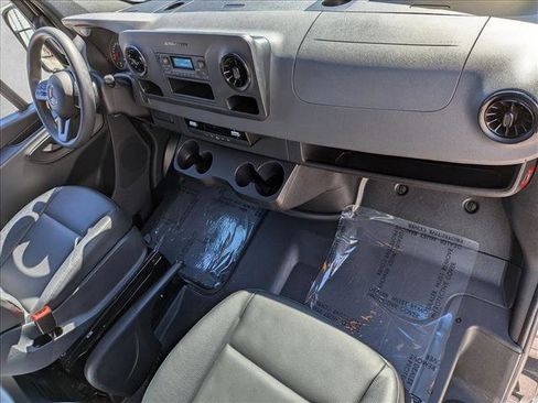 Used 2024 Mercedes-Benz Sprinter 2500 image 20
