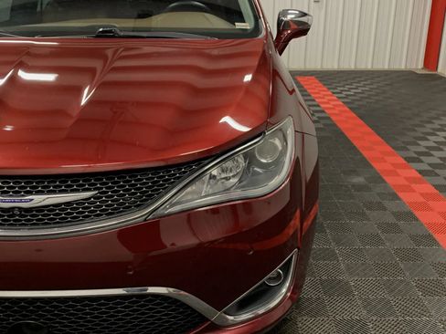 Used 2019 Chrysler Pacifica Limited w/ Advanced Safetytec Group image 9