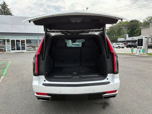 Used 2023 Cadillac Escalade ESV Premium Luxury w/ LPO, Floor Liner Package AWD/4WD image 19