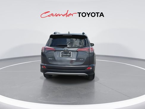 Used 2018 Toyota RAV4 XLE FWD image 7