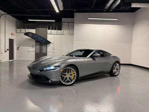 Used 2021 Ferrari Roma RWD image 2
