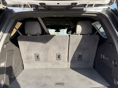 Used 2025 GMC Yukon Denali image 17