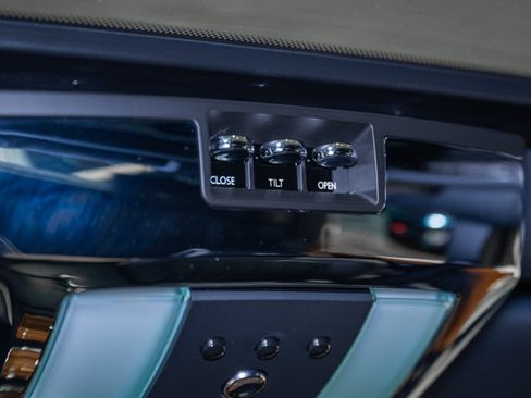 Used 2011 Rolls-Royce Phantom Sedan RWD image 77