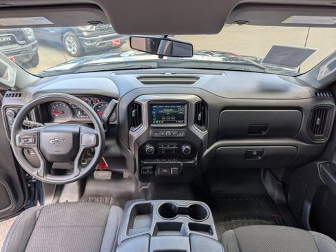 Used 2019 Chevrolet Silverado 1500 Custom Trail Boss w/ Custom Convenience Package AWD/4WD image 17