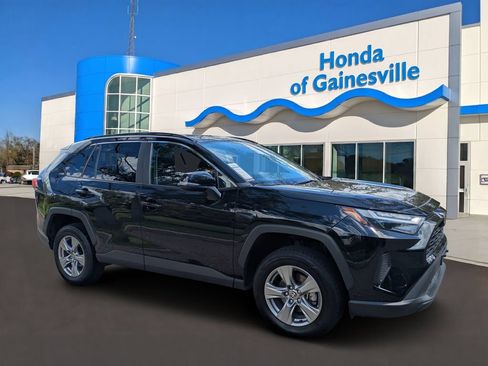 Used 2025 Toyota RAV4 XLE FWD image 1