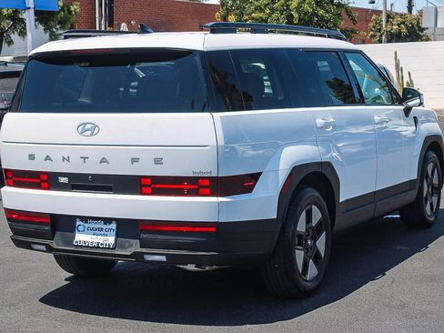 Used 2025 Hyundai Santa Fe SEL FWD image 9