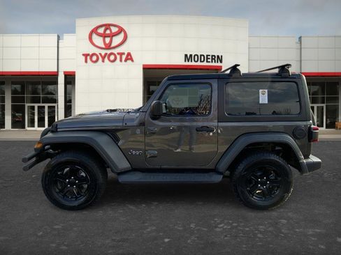 Used 2018 Jeep Wrangler Sport image 7