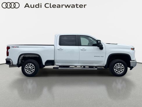 Used 2025 Chevrolet Silverado 2500 LT w/ Convenience Package AWD/4WD image 5