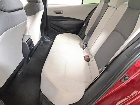 Used 2022 Toyota Corolla LE image 12