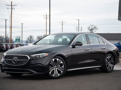 New 2026 Mercedes-Benz E 350 4MATIC Sedan image 1