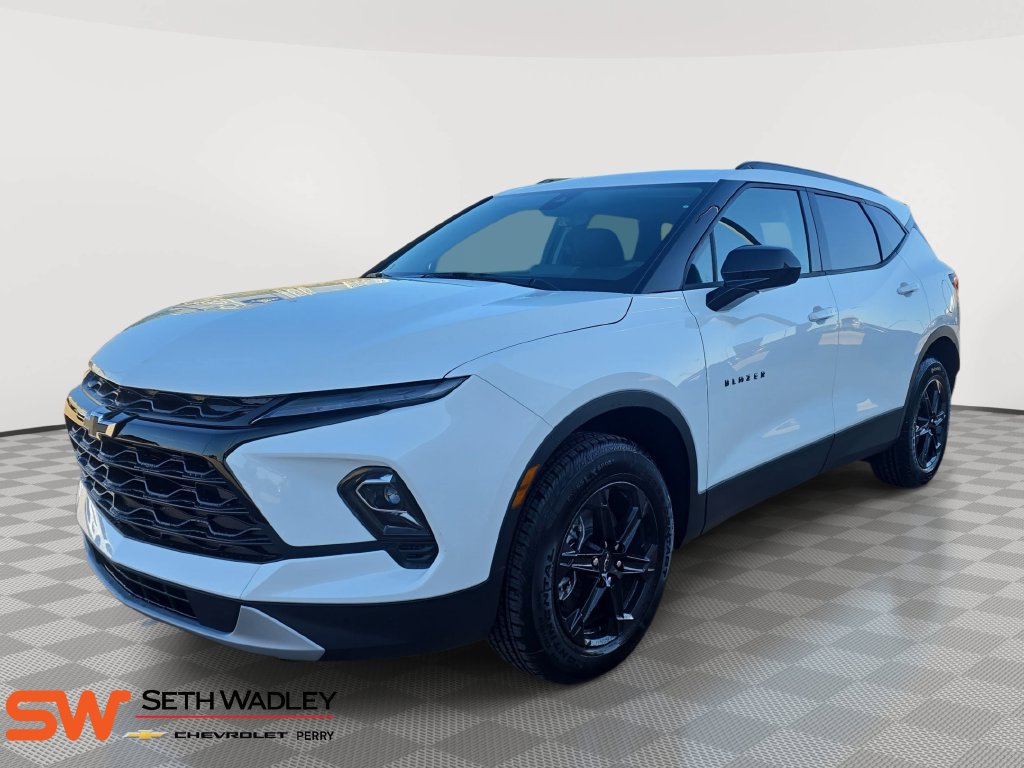 New 2026 Chevrolet Blazer LT w/ Midnight/Sport Edition FWD image 3