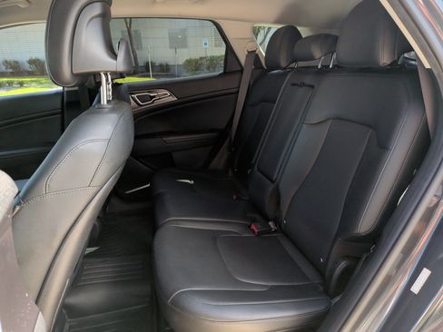 Used 2023 Kia Sportage EX FWD image 28