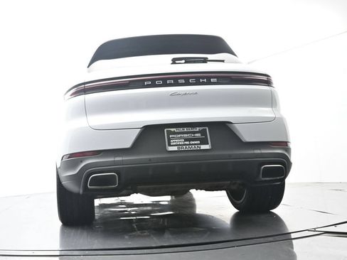 Certified 2024 Porsche Cayenne AWD/4WD image 48