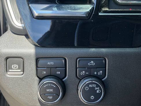 Used 2022 Chevrolet Silverado 1500 LT AWD/4WD image 28