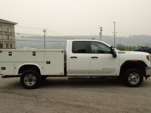 Used 2022 GMC Sierra 2500 Pro w/ Convenience Package AWD/4WD image 5