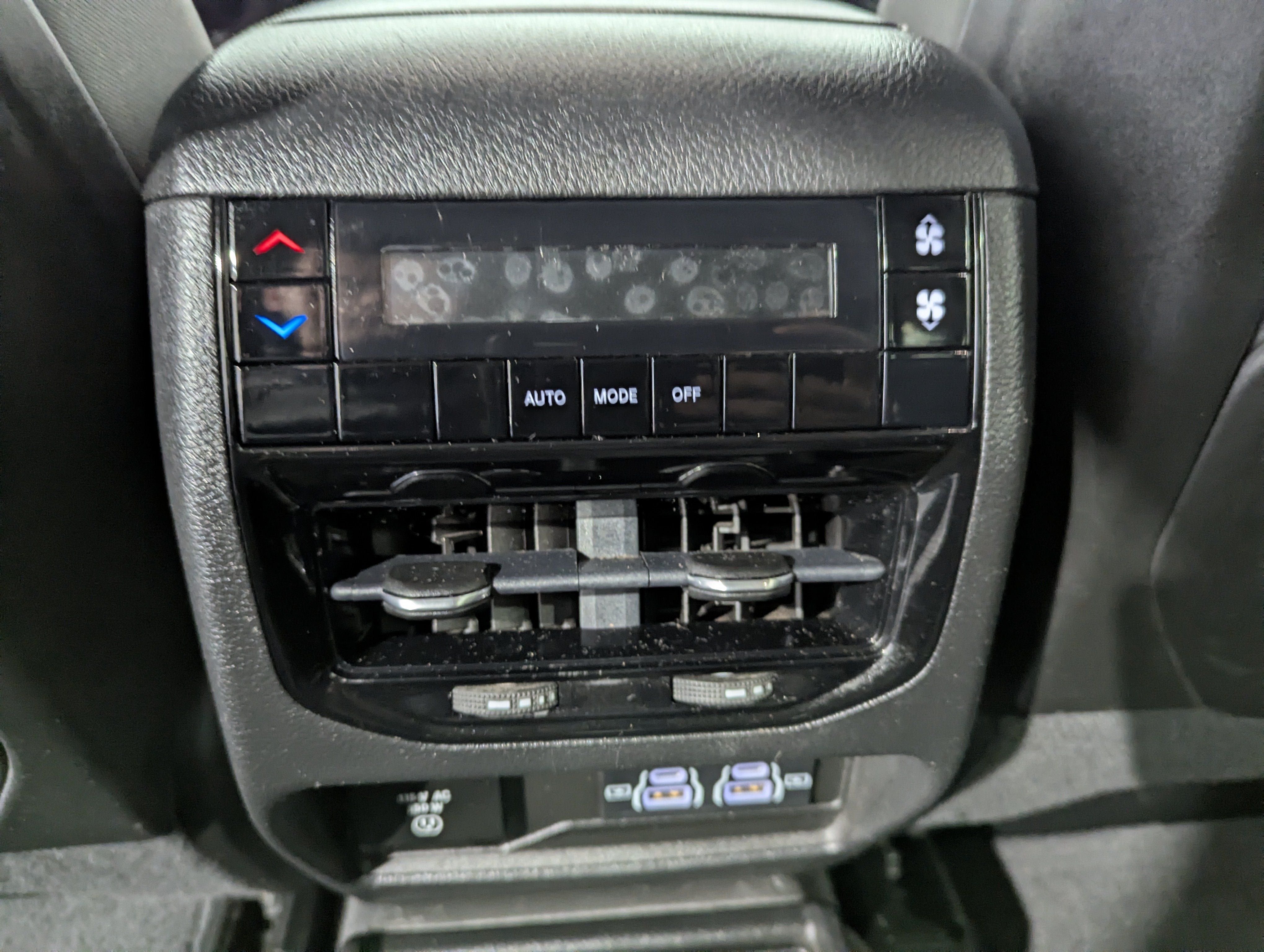 Used 2022 Jeep Grand Cherokee L Laredo w/ Luxury Tech Group I AWD/4WD image 13