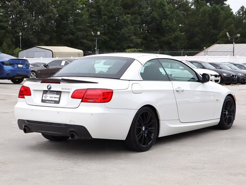 Used 2011 BMW 335i Convertible RWD image 13