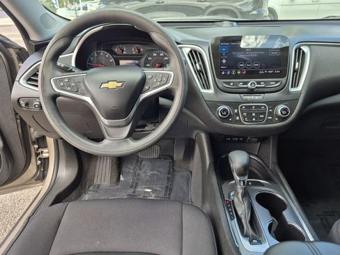 Certified 2022 Chevrolet Malibu LT FWD image 11