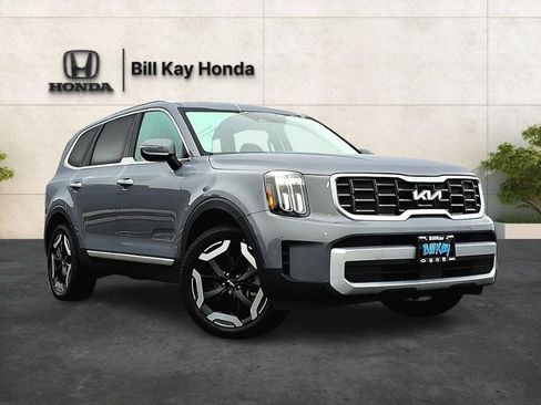 Used 2023 Kia Telluride S FWD image 5
