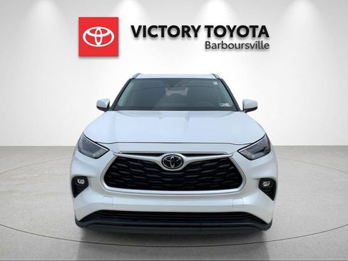 Used 2024 Toyota Highlander XLE image 8