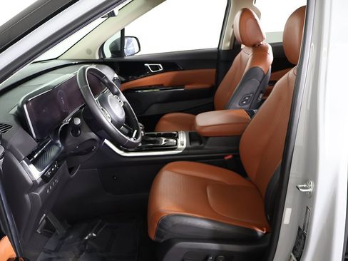 Used 2024 Kia Carnival SX Prestige image 31