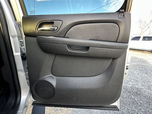 Used 2014 Chevrolet Silverado 2500 LTZ w/ LTZ Plus Package image 28